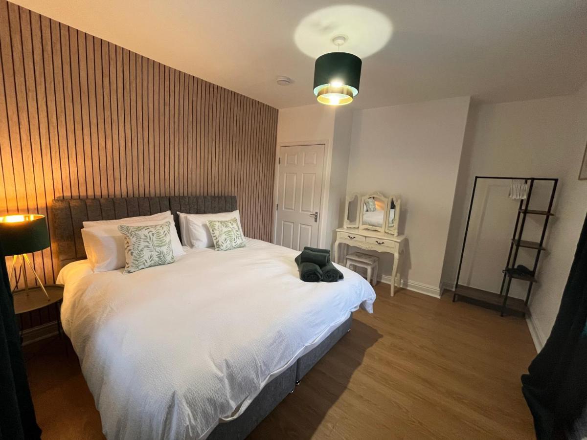 Modern & Retro Two Bedroom Apartment In Barnsley Esterno foto