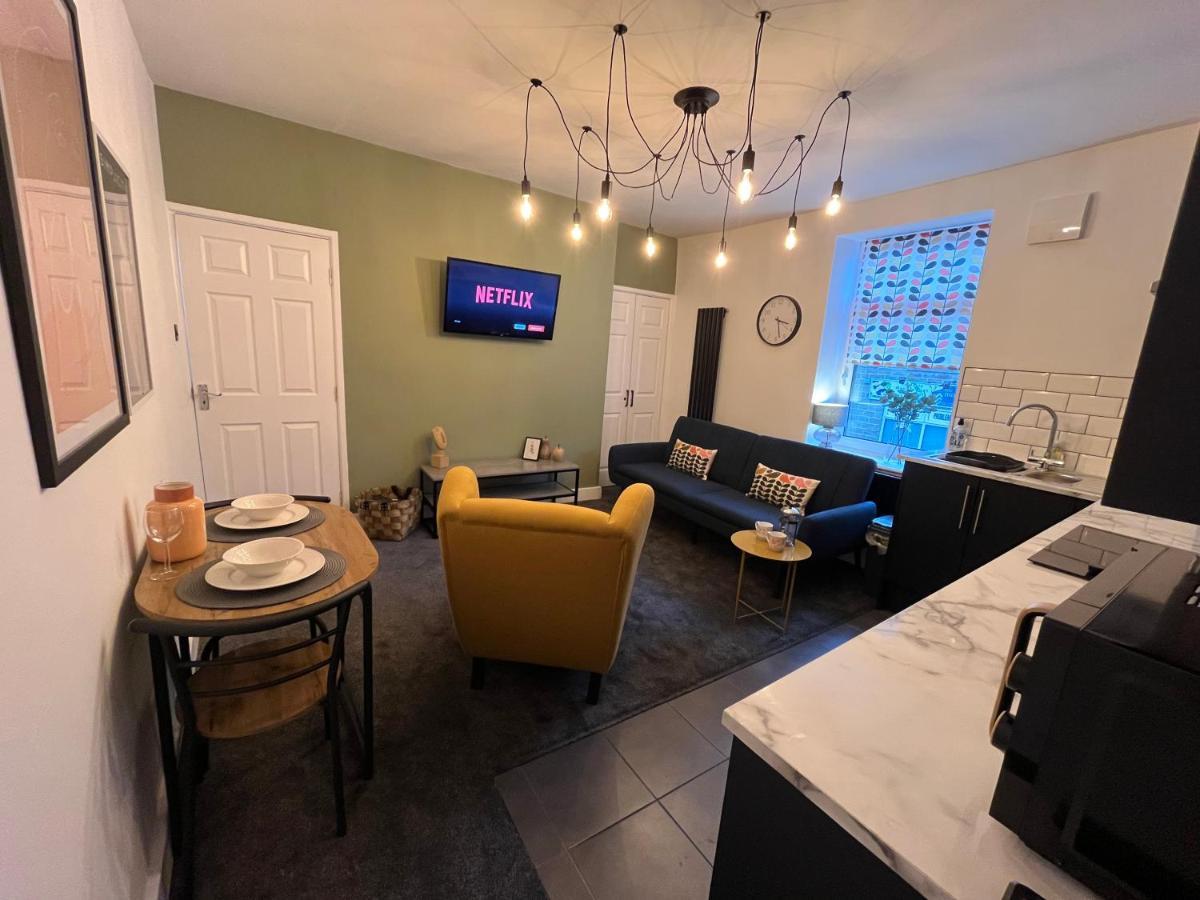 Modern & Retro Two Bedroom Apartment In Barnsley Esterno foto